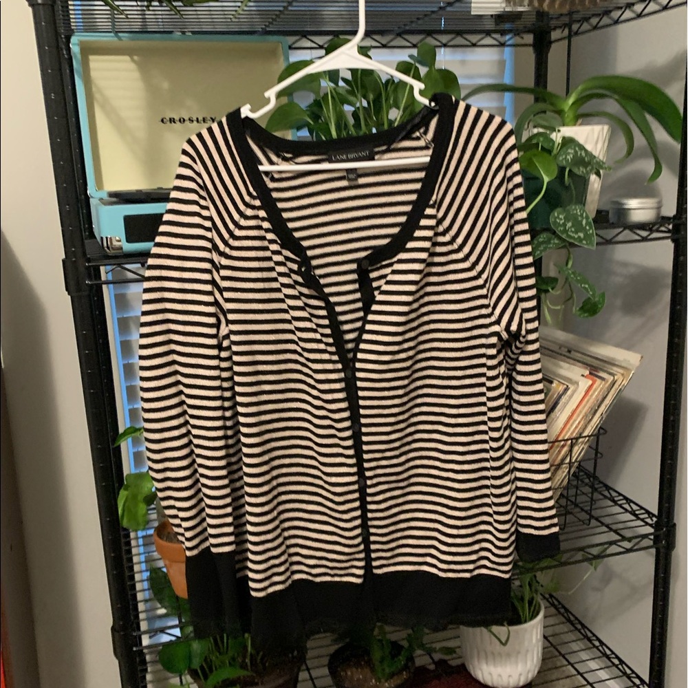 Striped cream & back cardigan!